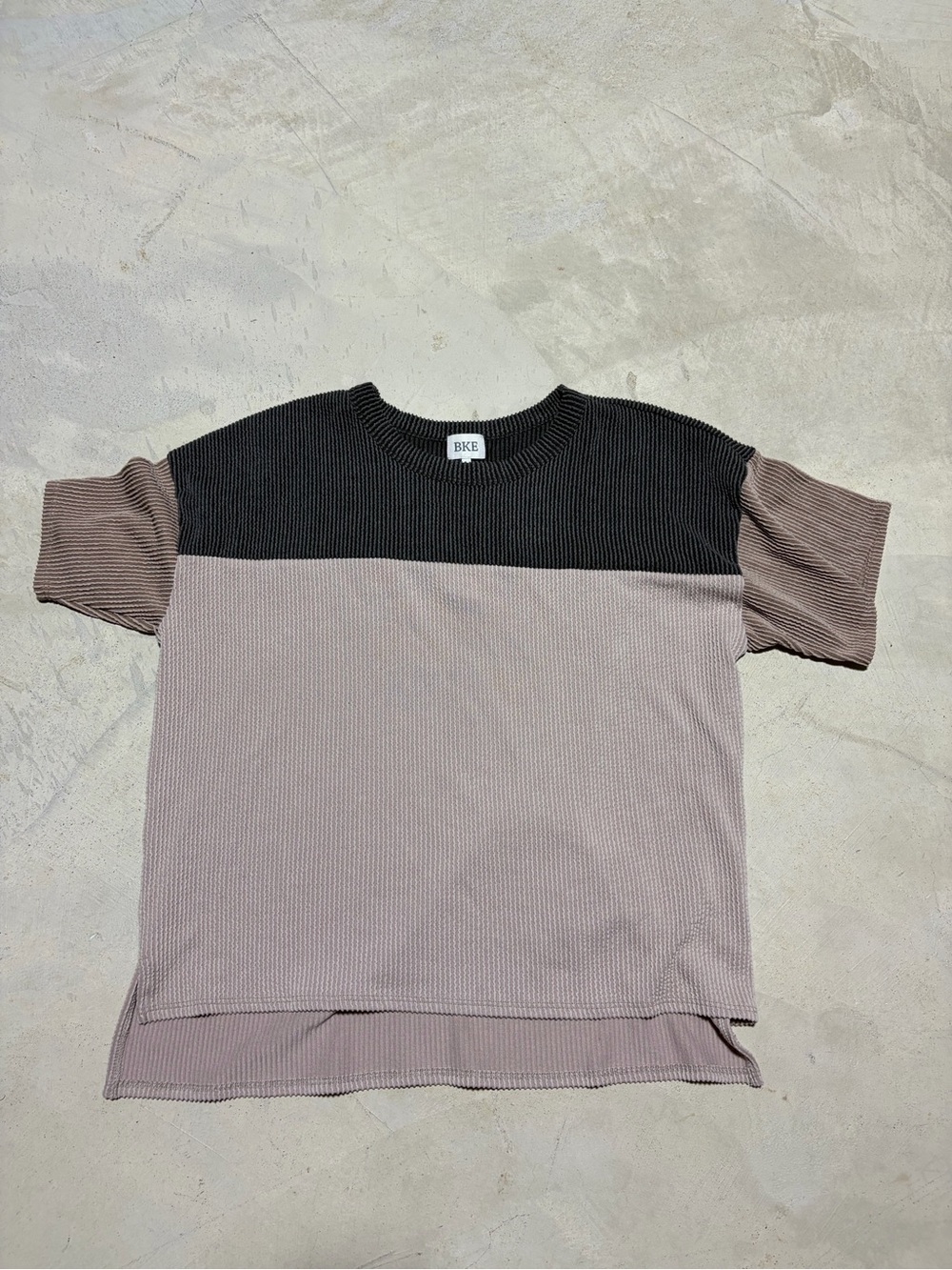BKE NWT Short Sleeve Colorblock Ribbed Top - Oat black small MSRP$37